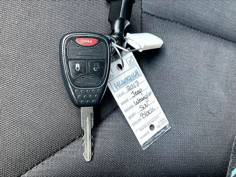 Used 2017 Jeep Wrangler Unlimited Sahara w/ Connectivity Group AWD/4WD image 13