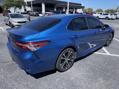 Used 2018 Toyota Camry SE w/ Moonroof Package FWD image 4