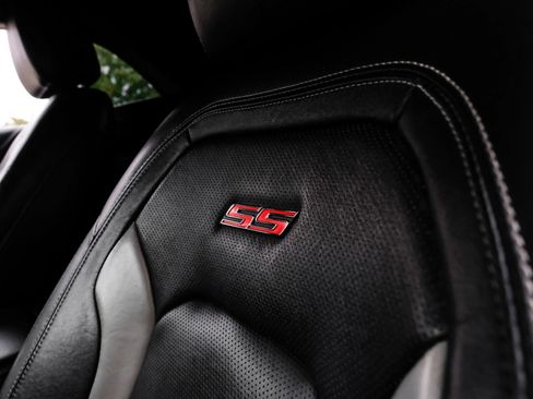 Used 2019 Chevrolet Camaro SS image 35