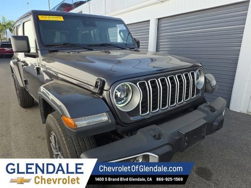 Used 2025 Jeep Wrangler Unlimited Sahara AWD/4WD image 10