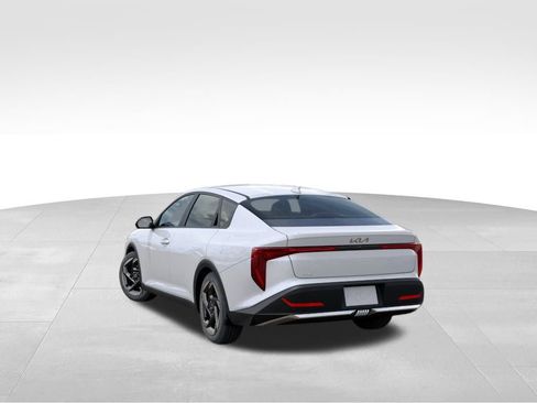 New 2025 Kia K4 EX image 4