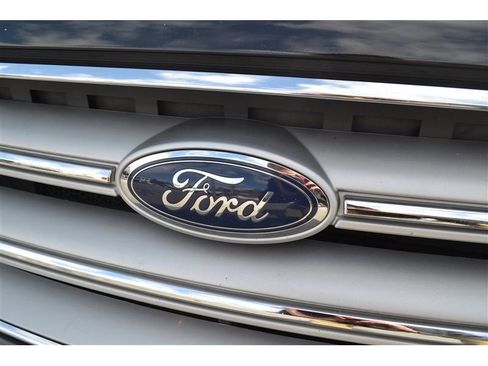 Used 2019 Ford Escape SE image 35