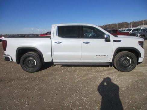 New 2026 GMC Sierra 1500 Denali w/ Denali Reserve Package image 3