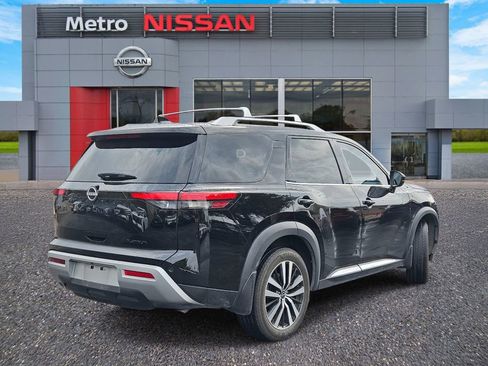 Certified 2024 Nissan Pathfinder Platinum image 5