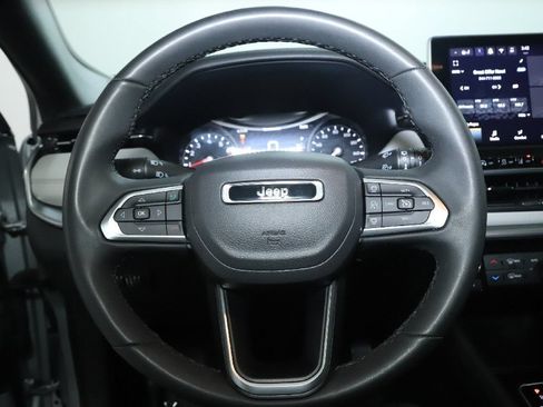 Used 2025 Jeep Compass Limited AWD/4WD image 21