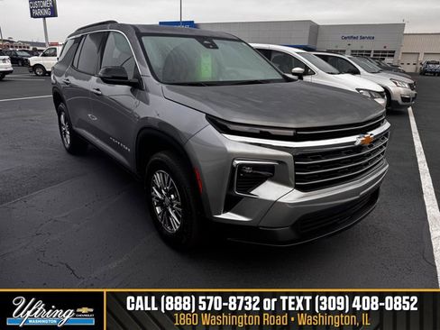 Used 2025 Chevrolet Traverse LT image 1