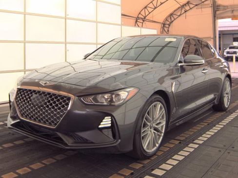 Used 2020 Genesis G70 2.0T image 1