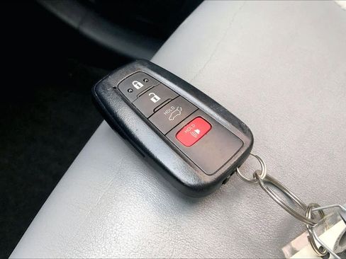 Used 2021 Toyota RAV4 XLE Premium FWD image 14