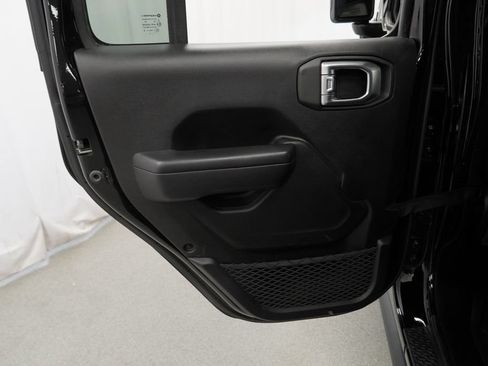 Used 2024 Jeep Wrangler Unlimited AWD/4WD image 45