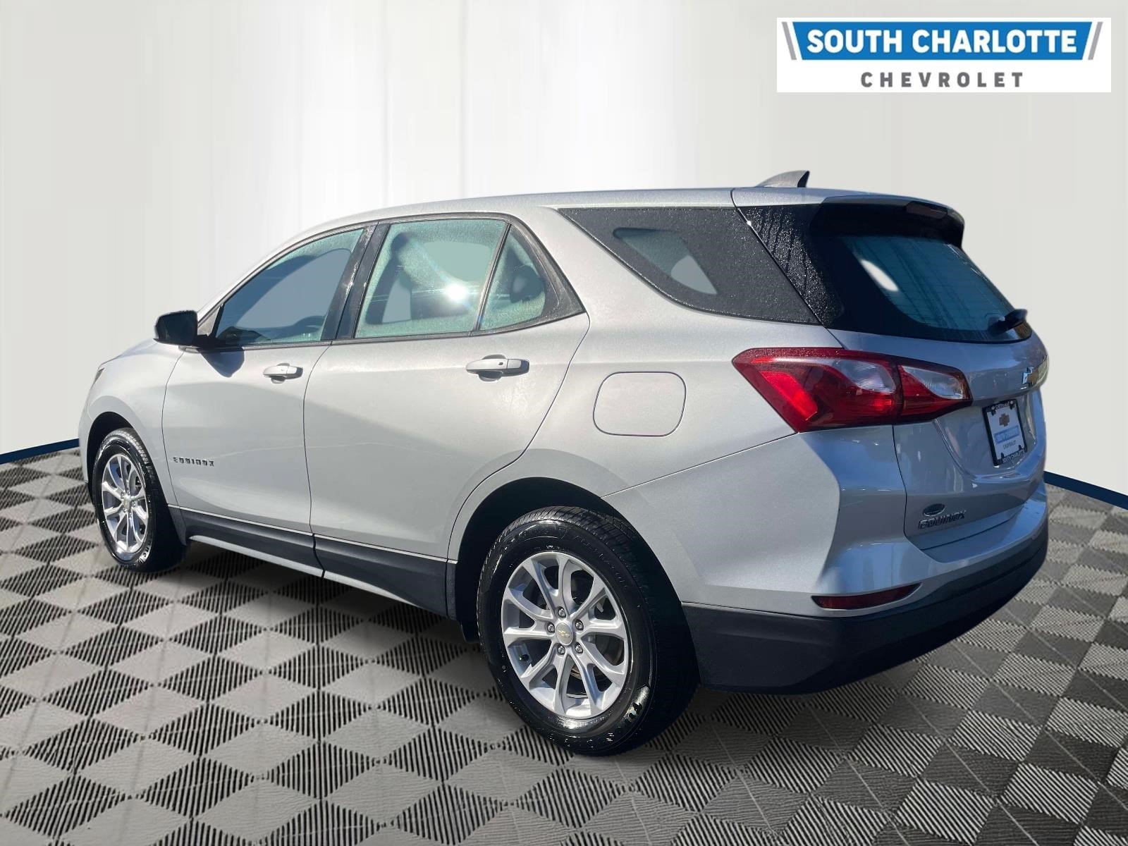 Used 2019 Chevrolet Equinox LS FWD image 6
