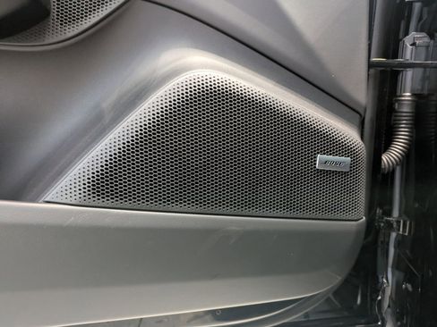 Certified 2025 Porsche Macan Electric image 14