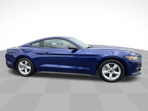 Used 2016 Ford Mustang V6 image 4