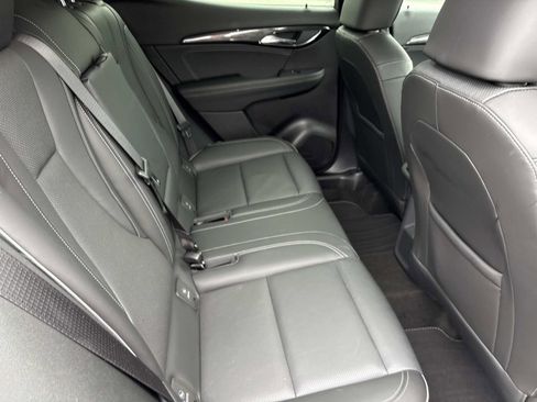 Certified 2023 Buick Envision Essence image 32