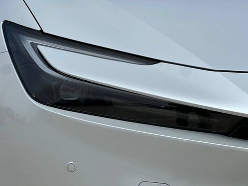 New 2027 Toyota Prius Plug-In Hybrid w/ Limited Premium Package FWD image 10