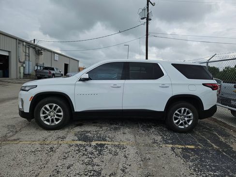 Used 2023 Chevrolet Traverse LS w/ Safety Package FWD image 4