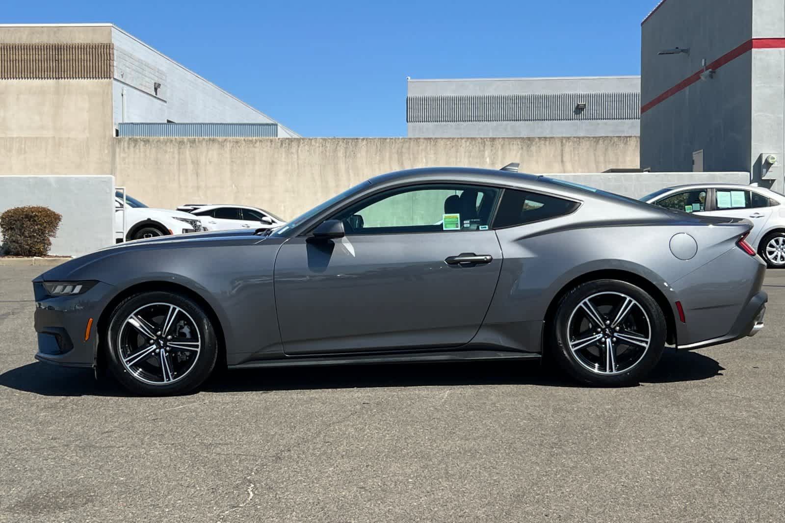 Used 2024 Ford Mustang Coupe RWD image 9