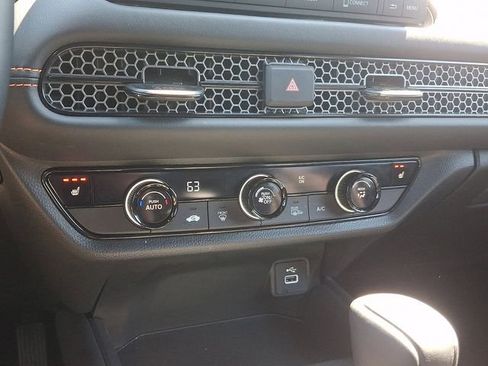 Used 2025 Honda HR-V Sport image 17