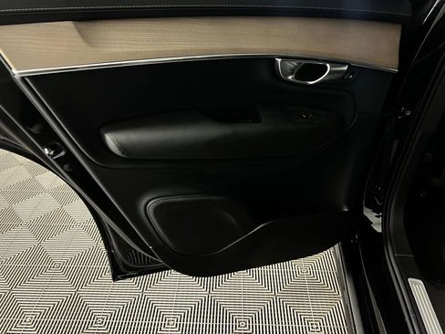 Used 2025 Volvo XC90 B6 Plus image 29