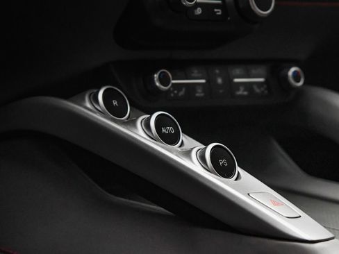 Used 2018 Ferrari GTC4Lusso image 41