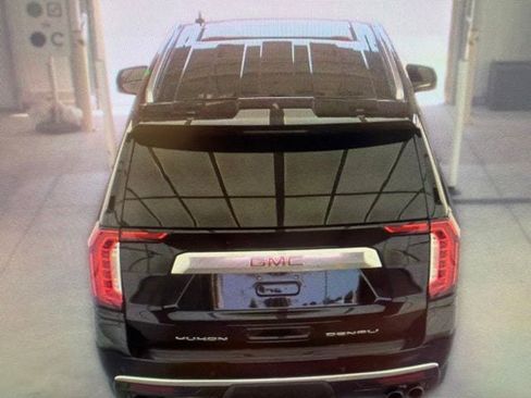 Used 2024 GMC Yukon XL Denali w/ Denali Reserve Package AWD/4WD image 12