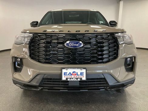 New 2026 Ford Explorer ST-Line w/ ST-Line Street Pack AWD/4WD image 4