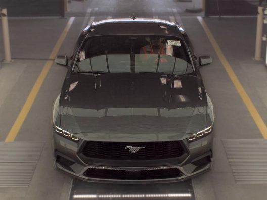 Used 2025 Ford Mustang Coupe RWD image 2