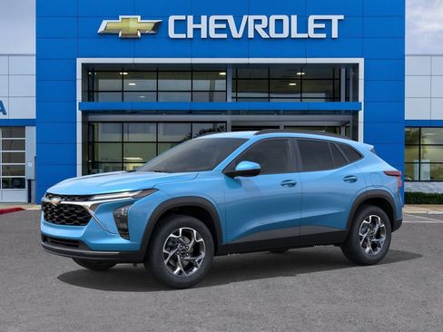 New 2026 Chevrolet Trax LT w/ LT Convenience Package FWD image 2