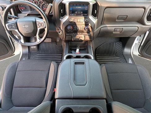 Used 2021 Chevrolet Silverado 1500 LT Trail Boss AWD/4WD image 9