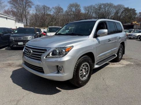 Used 2013 Lexus LX 570 4WD image 1