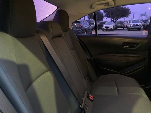 Used 2022 Toyota Corolla LE image 12