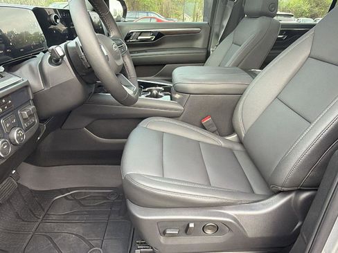 New 2026 Chevrolet Suburban Z71 w/ Comfort Package AWD/4WD image 13