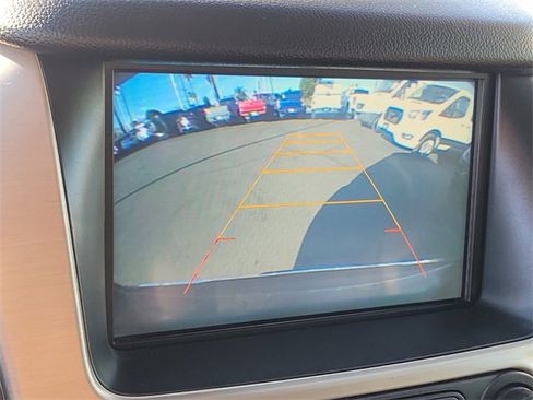 Used 2015 GMC Yukon XL Denali w/ Premium Package image 10