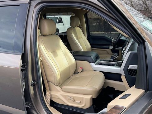 Used 2016 Ford F150 Lariat w/ Equipment Group 502A Luxury image 8