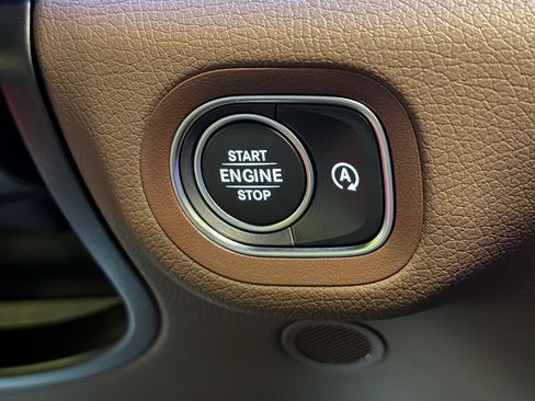 New 2026 Mercedes-Benz GLS 450 4MATIC image 23