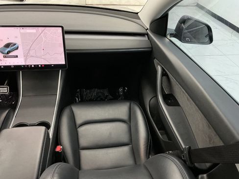 Used 2021 Tesla Model Y Long Range AWD/4WD image 29