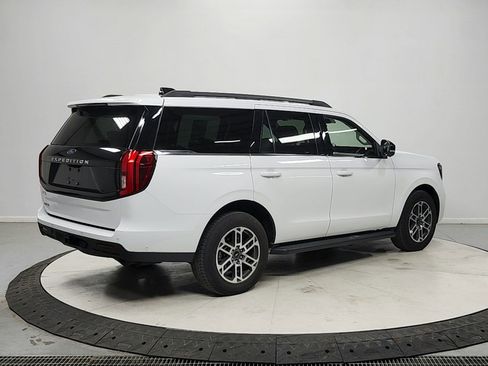 Used 2025 Ford Expedition Active AWD/4WD image 7
