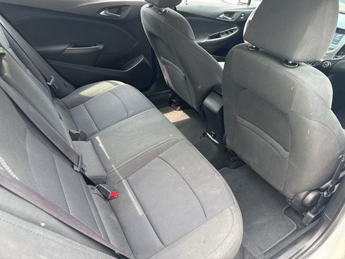 Used 2017 Chevrolet Cruze LT FWD image 14