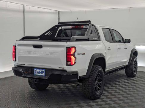 Used 2025 Chevrolet Colorado ZR2 w/ Midnight Edition AWD/4WD image 6