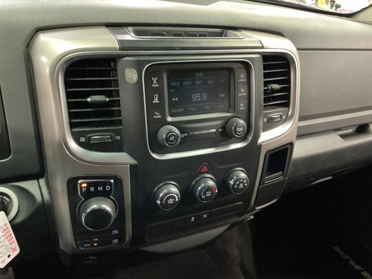Used 2017 RAM 1500 Classic SLT AWD/4WD image 19