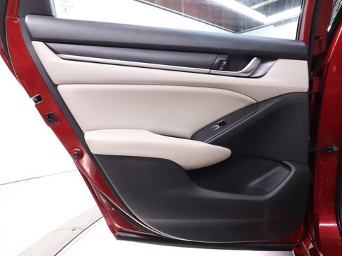 Used 2018 Honda Accord LX image 22