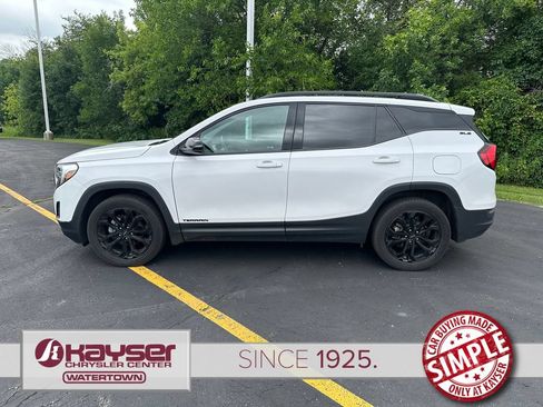 Used 2020 GMC Terrain SLE w/ Driver Convenience Package AWD/4WD image 2