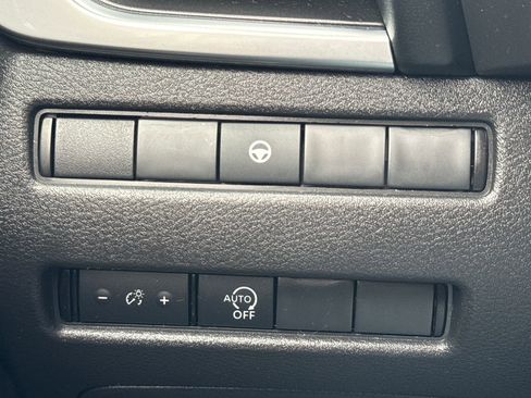 Used 2023 Nissan Rogue SV AWD/4WD image 27