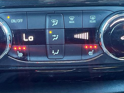 Used 2025 Chevrolet TrailBlazer RS w/ Convenience Package image 19