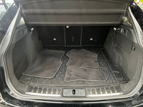 Used 2020 Jaguar F-PACE Premium image 11