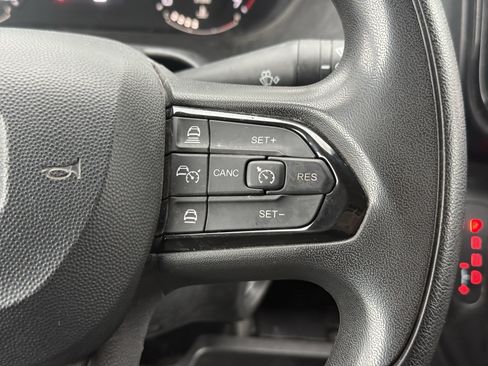 Used 2025 RAM ProMaster 2500 w/ Convenience Group FWD image 17