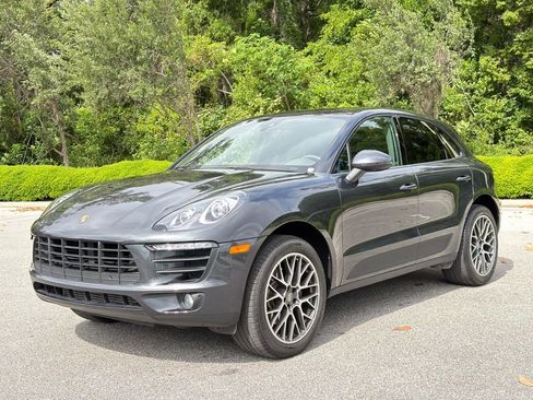 Certified 2017 Porsche Macan AWD/4WD image 1