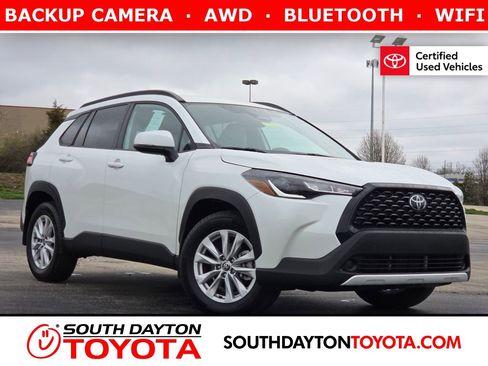 Used 2024 Toyota Corolla Cross LE image 1