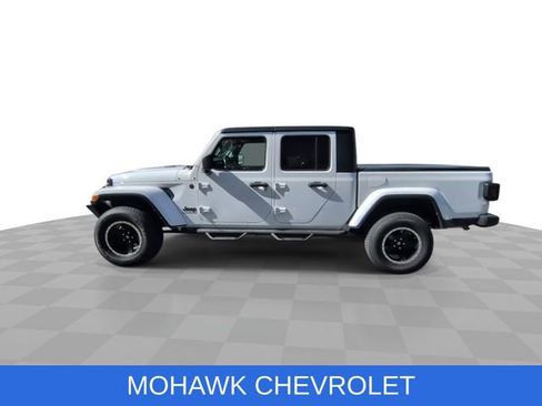 Used 2022 Jeep Gladiator Sport image 5
