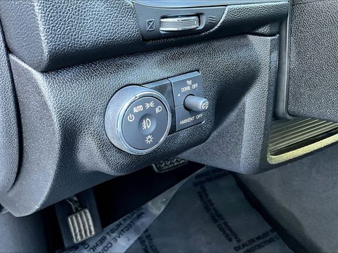 Used 2016 Chevrolet Traverse LT w/ Style and Technology Package FWD image 38