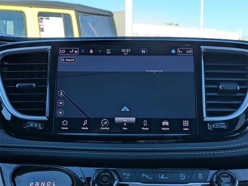 Used 2022 Chrysler Pacifica Limited image 14